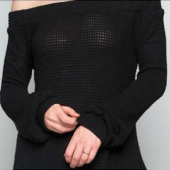 Gorgeous Waffle Knit Off-Shoulder Top Long Sleeve Cold Shoulder Blouse Wimsical - Picture 2 of 2